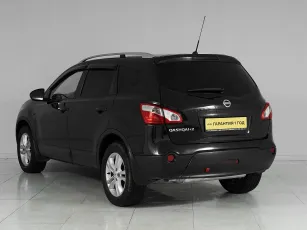 Nissan  4