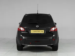 Nissan  5