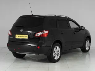Nissan  6