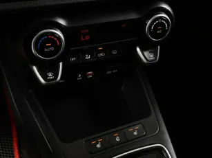 Kia  8