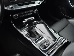Kia  8