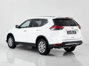 Nissan  4