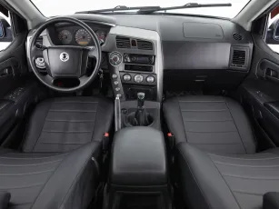 SsangYong  8