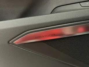 Audi  9