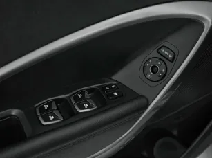 Hyundai  12