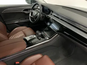 Audi  8