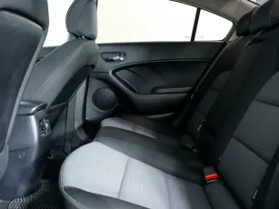 Kia  10