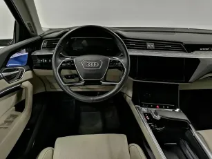 Audi  8