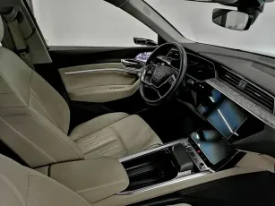 Audi  9
