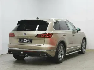 Volkswagen  4
