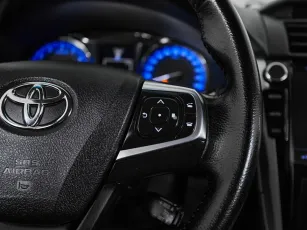 Toyota  12