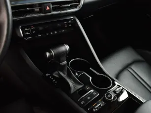 Kia  8