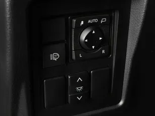 Toyota  12