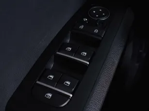 Kia  9
