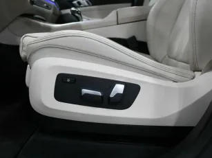 BMW  8