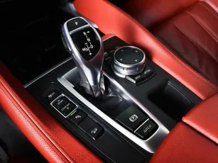 BMW  8