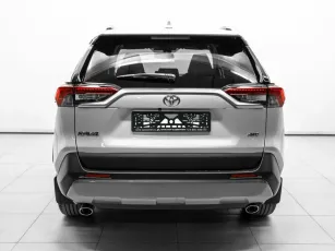 Toyota  5
