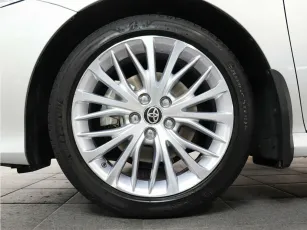 Toyota  9