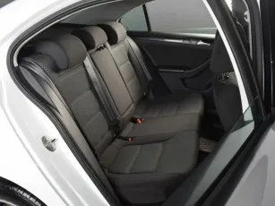 Volkswagen  8