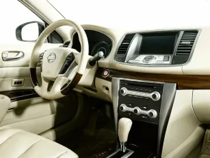 Nissan  10