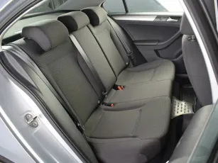 Volkswagen  8
