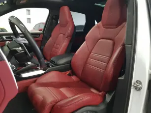 Porsche  16