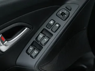 Hyundai  12