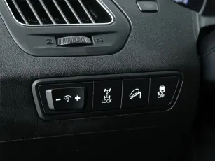 Hyundai  13