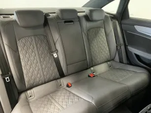 Audi  12