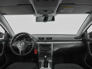 Volkswagen  8