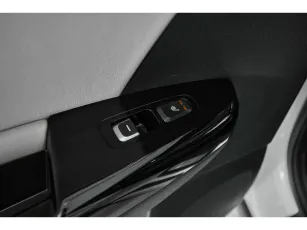 Kia  15