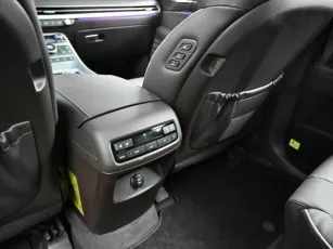 Hyundai  12