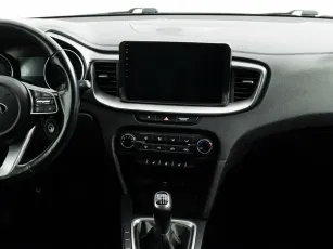 Kia  14