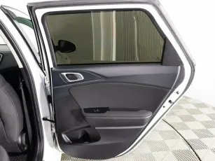 Kia  23
