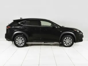 Lexus  5
