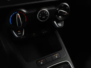 Kia  11