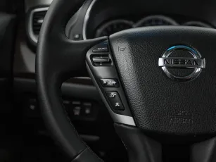 Nissan  11