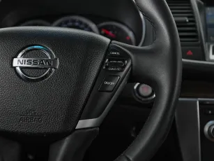 Nissan  12