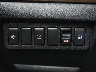 Nissan  15