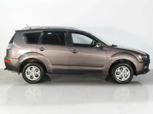 Mitsubishi  4