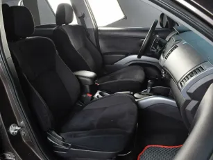 Mitsubishi  7
