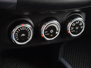 Mitsubishi  8