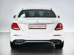 Mercedes-Benz  4