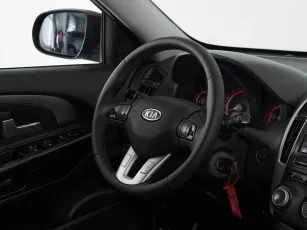 Kia  10
