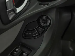 Hyundai  12