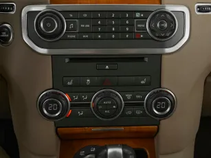 Land Rover  17