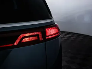 Kia  8