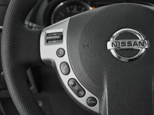 Nissan  11