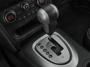 Nissan  16