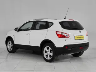 Nissan  4